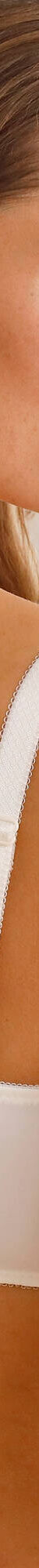 Soutien-gorge forme foulard Kalapana en dentelle, avec armatures flexibles. (ivoire) Soutien-gorge forme foulard Kalapana en dentelle, avec armatures flexibles. (ivoire)